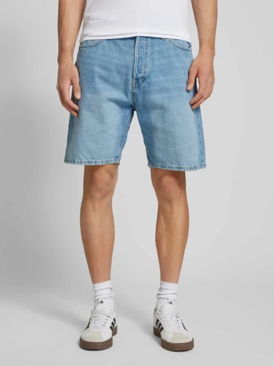 Zdjęcie produktu Szorty jeansowe o luźnym kroju z 5 kieszeniami model ‘TONY’ Jack&Jones Jeansowy niebieski
