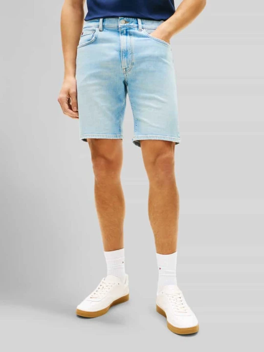 Zdjęcie produktu Szorty jeansowe z prostymi nogawkami z 5 kieszeni Tommy Hilfiger Jeansowy niebieski