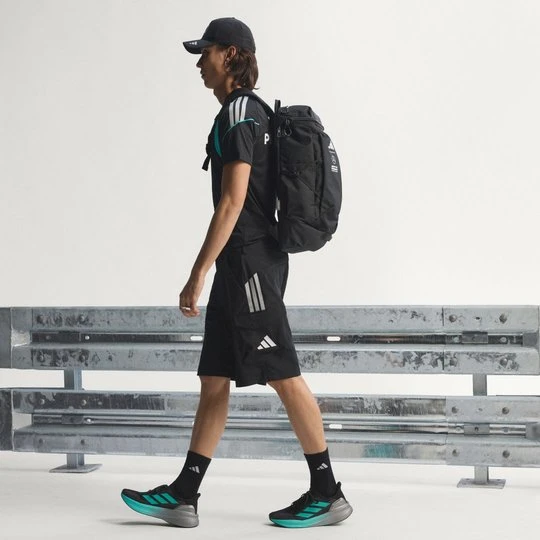 Zdjęcie produktu SZORTY MERCEDES - AMG PETRONAS FORMULA 1 TEAM MECHANICS Adidas