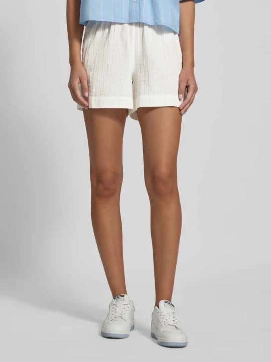 Zdjęcie produktu Szorty o kroju regular fit z czystej bawełny model ‘MUNA’ Pieces Biały