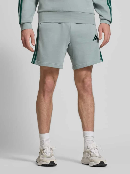 Zdjęcie produktu Szorty dresowe w kroju regular fit z dodatkiem wiskozy Adidas Miętowy