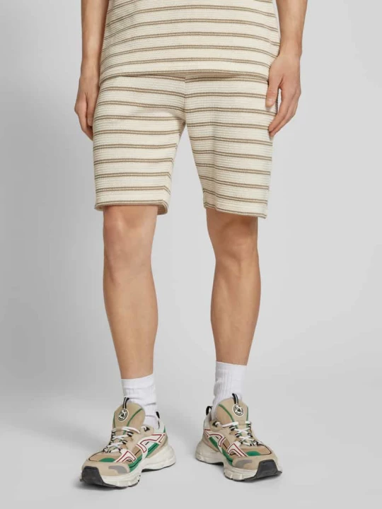 Zdjęcie produktu Szorty o kroju regular fit z fakturowanym wzorem model ‘IAN’ Only & Sons Beżowy