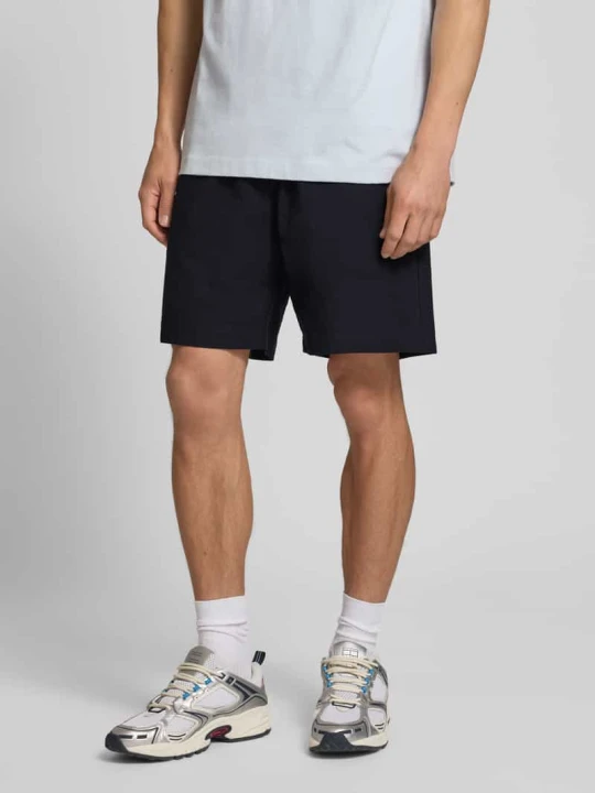 Zdjęcie produktu Szorty o kroju regular fit z wyhaftowanym logo adidas Originals Czarny