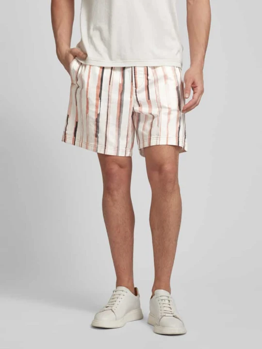 Zdjęcie produktu Szorty o kroju regular fit ze wzorem w paski model ‘Sandrew’ Boss Biały