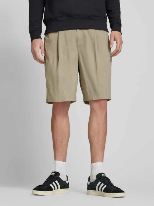 Zdjęcie produktu Szorty o kroju relaxed fit z zakładkami w pasie Calvin Klein Jeans