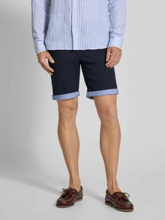Zdjęcie produktu Szorty o kroju slim fit z paskiem MCNEAL Ciemnoniebieski