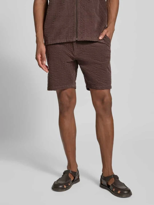 Zdjęcie produktu Szorty o kroju straight fit ze strukturalnym wzorem Jake*s Czekoladowy