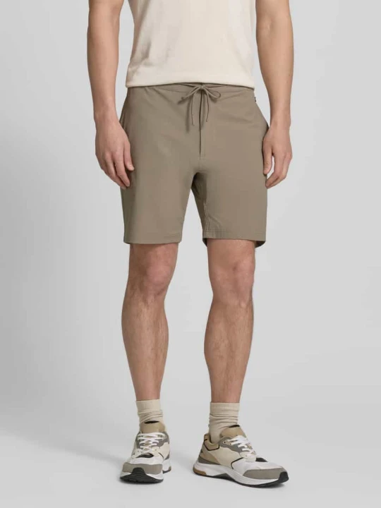 Zdjęcie produktu Szorty o kroju straight fit z wpuszczane kieszenie model 'Drift' SCANDINAVIAN EDITION Piaskowy