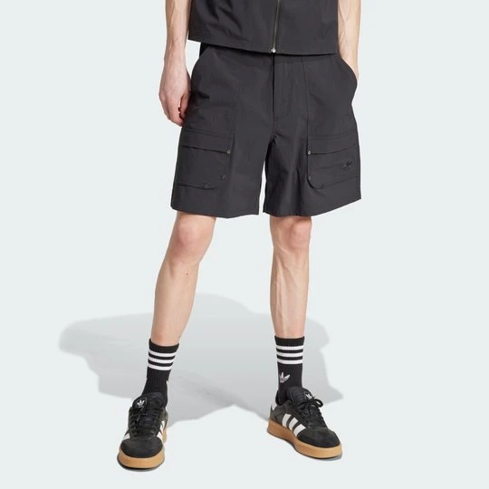 Zdjęcie produktu Szorty Premium Essentials Utility Cargo Adidas czarny