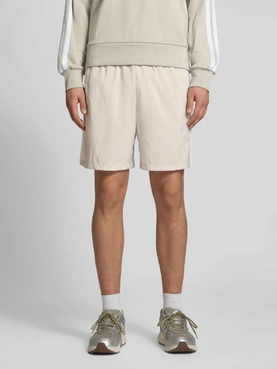 Zdjęcie produktu Szorty Sport o kroju regular fit z paskami w kontrastowym kolorze Adidas