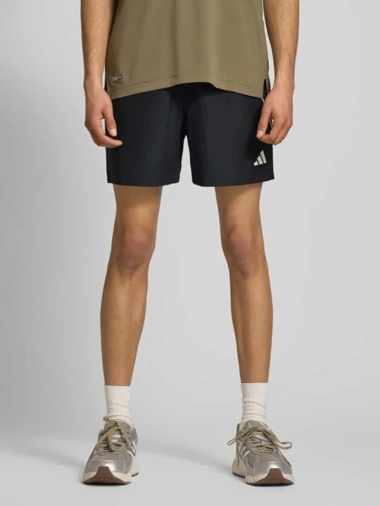Zdjęcie produktu Szorty Sport o kroju regular fit z paskami w kontrastowym kolorze Adidas