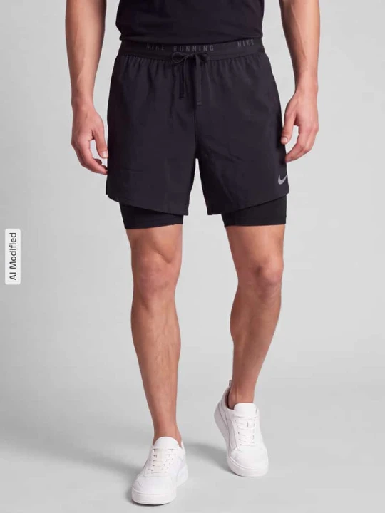 Zdjęcie produktu szorty sportowe o kroju regular fit z technologią dri-fit model 'STRIDE 5IN HYBRID' Nike Czarny