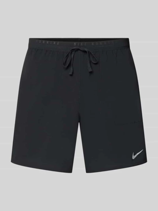 Zdjęcie produktu szorty sportowe o kroju regular fit z technologia dri-fit model 'STRIDE' Nike Czarny
