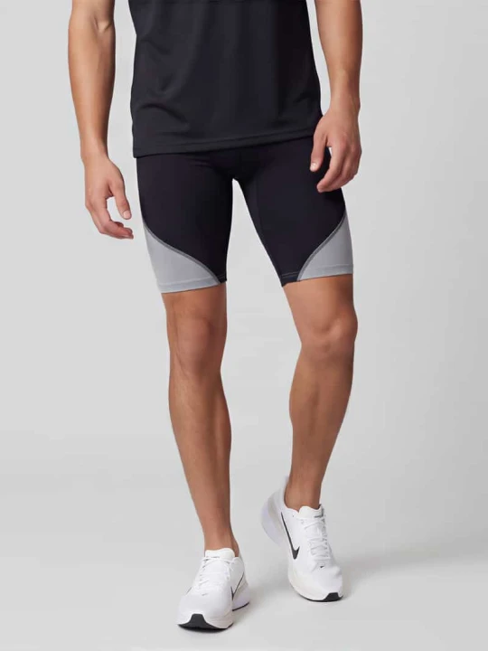 Zdjęcie produktu Szorty sportowe o kroju slim fit z nadrukiem z logo Under Armour Czarny