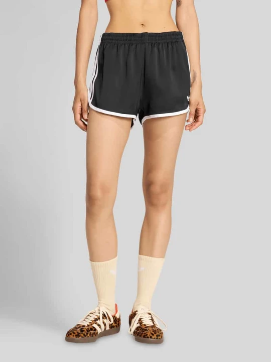 Zdjęcie produktu Szorty treningowe z paskami z 3 kieszenie adidas Originals Czarny