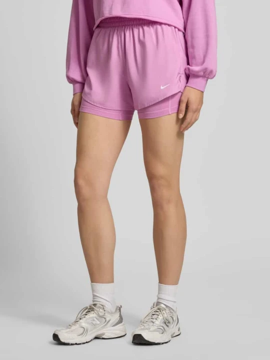 Zdjęcie produktu Szorty w efekcie 2 w 1 z logo Nike Mocnoróżowy