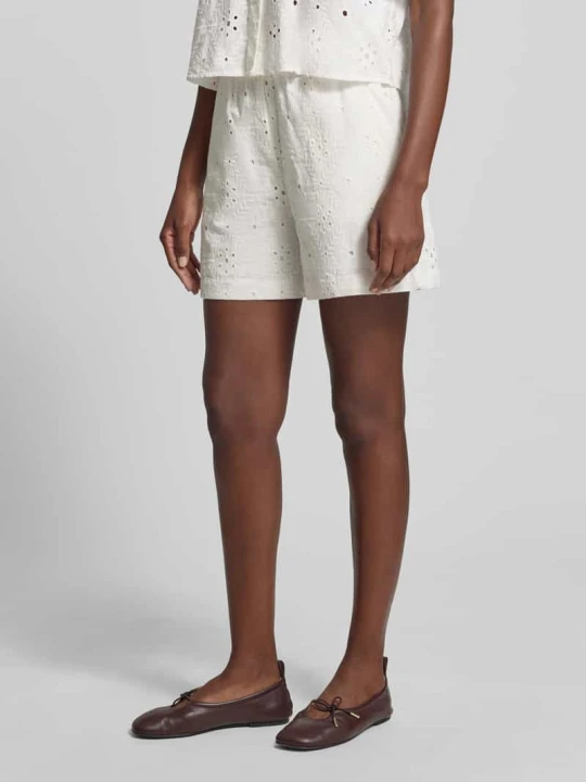 Zdjęcie produktu Szorty w kroju regular fit z czystej bawełny model 'ELIZA' Vero Moda Biały