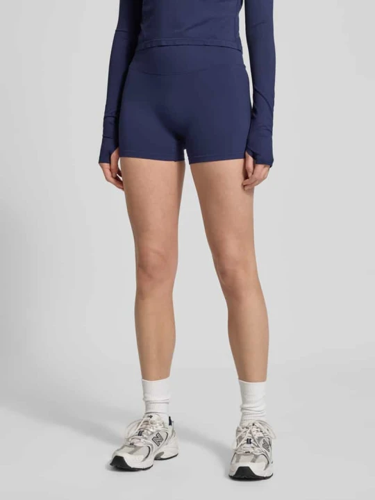 Zdjęcie produktu Szorty w kroju slim fit z szerokim pasem model 'Scrunch' Fabletics Ciemnoniebieski
