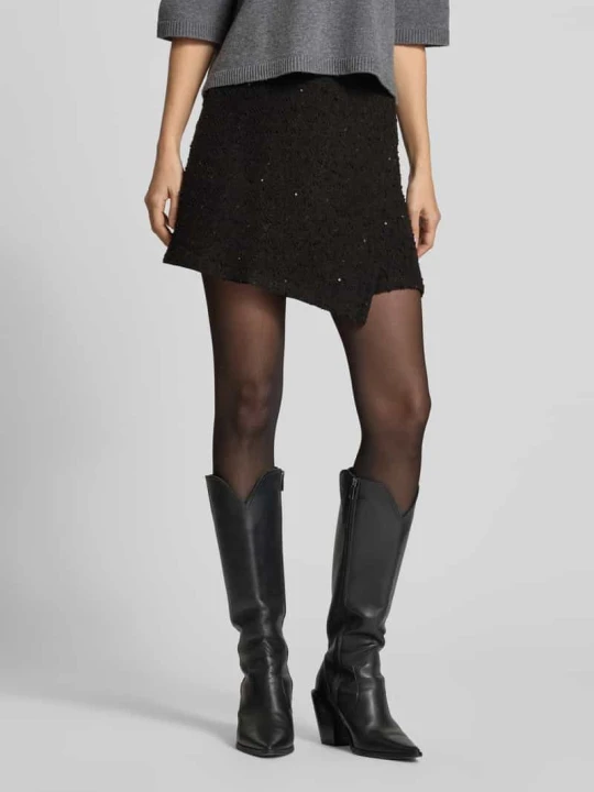 Zdjęcie produktu Szorty w stylu kopertowym o kroju regular fit model 'NINKY' Ichi Czarny