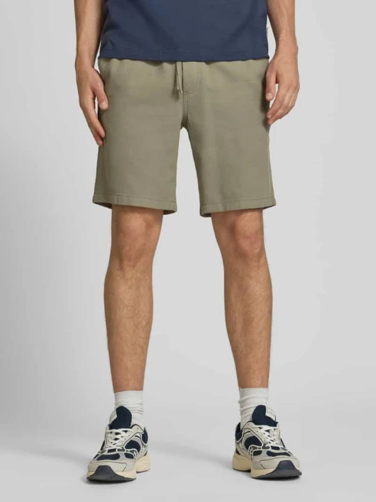 Zdjęcie produktu Szorty z fakturowanym wzorem model 'JAIDEN' Jack&Jones Oliwkowy