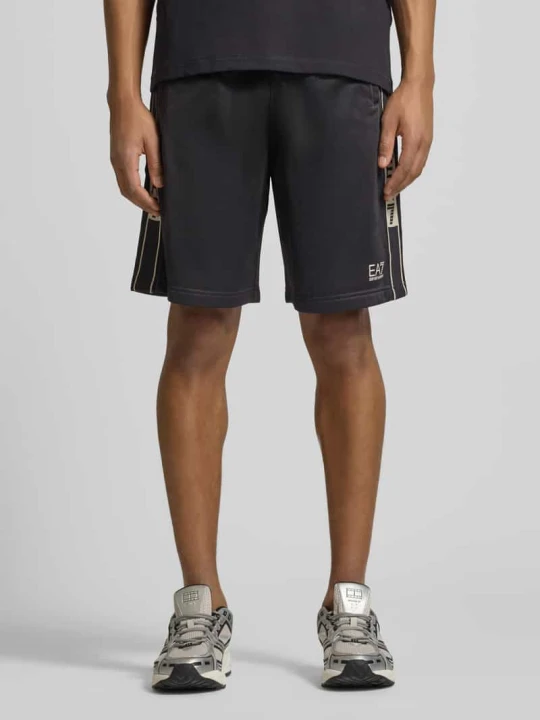 Zdjęcie produktu Szorty z logo i kieszeniami wpuszczanymi EA7 Emporio Armani Czarny