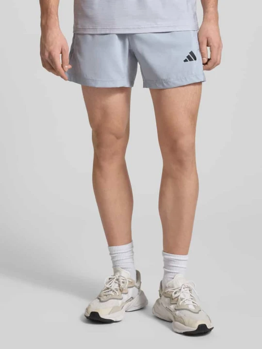 Zdjęcie produktu Szorty z nadrukiem z logo Adidas Średnioszary