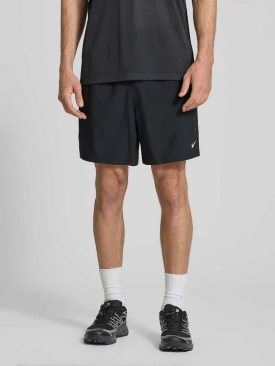 Zdjęcie produktu Szorty z nadrukiem z logo i wpuszczanymi kieszeniami Nike Czarny