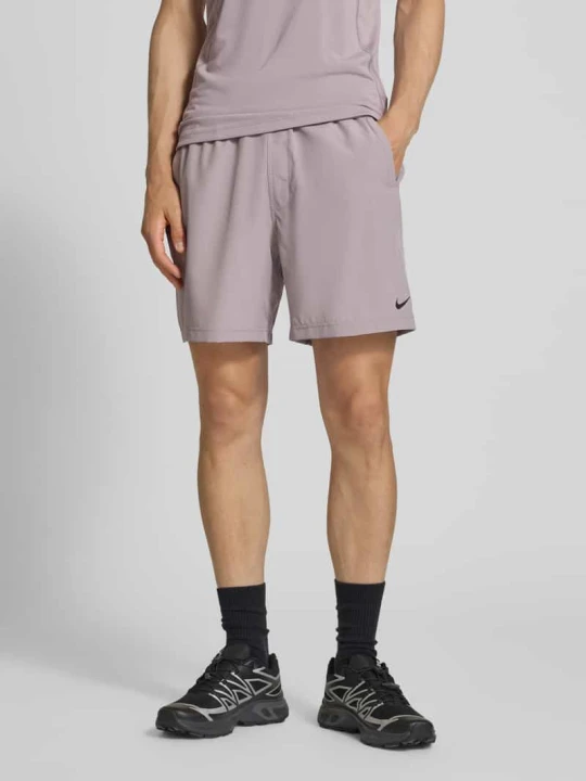Zdjęcie produktu Szorty z nadrukiem z logo i wpuszczanymi kieszeniami Nike Fioletowy