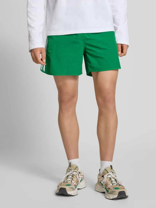 Zdjęcie produktu Szorty z wyhaftowanym logo adidas Originals Jasnozielony