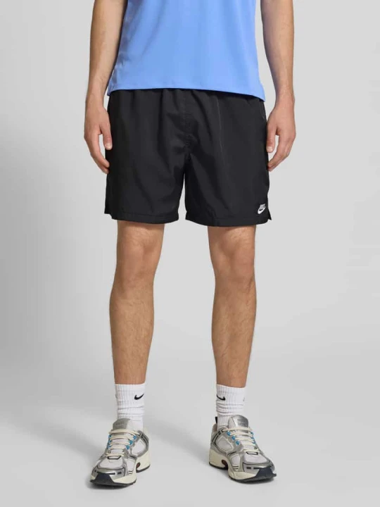 Zdjęcie produktu Szorty z wyhaftowanym logo i elastycznym pasem Nike Czarny