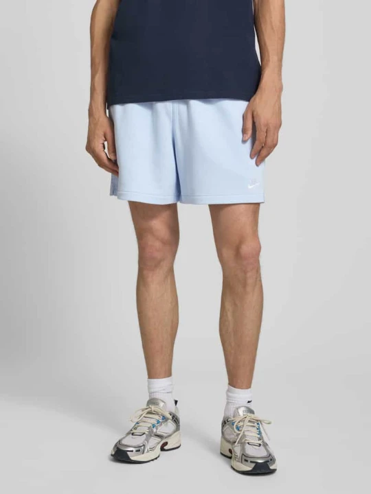 Zdjęcie produktu Szorty z wyhaftowanym logo i elastycznym pasem Nike Jasnoniebieski
