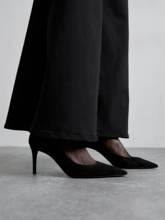 Zdjęcie produktu Szpilki Stuart Weitzman czarny