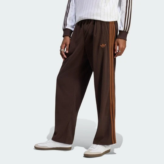 Zdjęcie produktu SZTRUKSOWE SPODNIE DRESOWE FIREBIRD Adidas Aurora Coffee