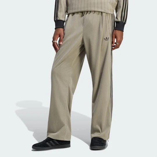 Zdjęcie produktu SZTRUKSOWE SPODNIE DRESOWE FIREBIRD Adidas Silver Pebble