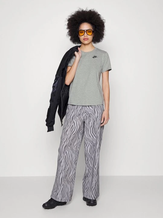 Zdjęcie produktu T-shirt basic Nike ciemnoszary