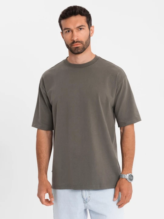 Zdjęcie produktu T-shirt bawełniany męski LOOSE FIT z okrągłym dekoltem – ciemnooliwkowy V7 Ombre Clothing ciemneoliwkowe