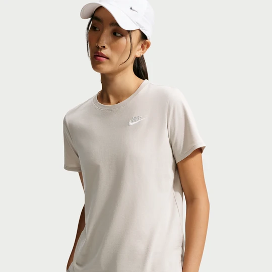 Zdjęcie produktu T-shirt damski Nike Club Essentials - Brązowy