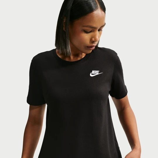 Zdjęcie produktu T-shirt damski Nike Club Essentials - Czerń