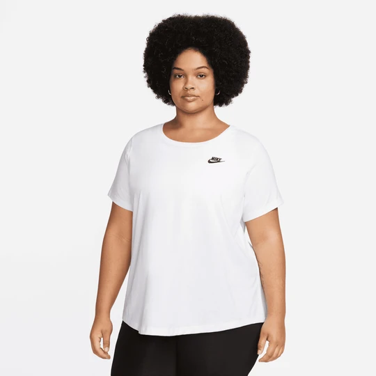 Zdjęcie produktu T-shirt damski Nike Club Essentials (duże rozmiary) - Biel