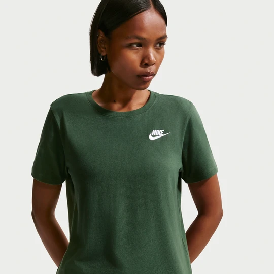Zdjęcie produktu T-shirt damski Nike Club Essentials - Zieleń