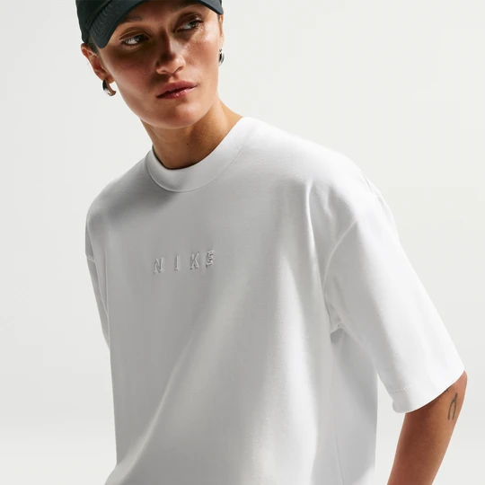 Zdjęcie produktu T-shirt damski oversize Nike - Biel