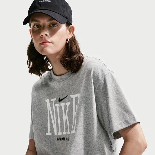 Zdjęcie produktu T-shirt damski oversize Nike Classic - Szary