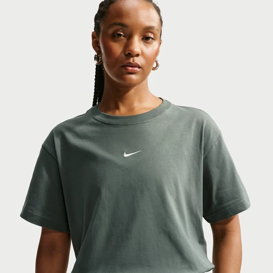 Zdjęcie produktu T-shirt damski oversize Nike Classic - Zieleń