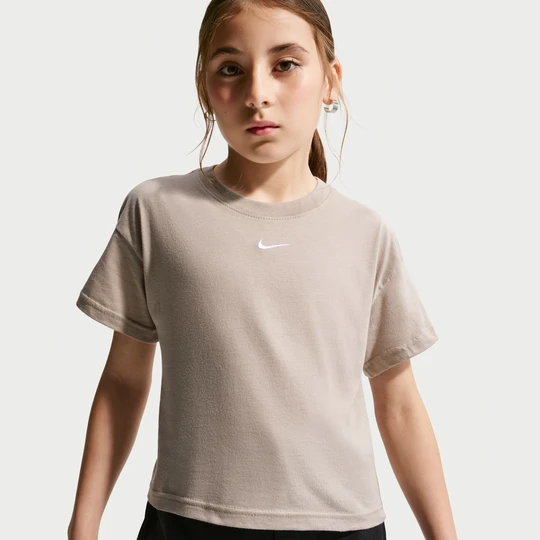 Zdjęcie produktu T-shirt dla dużych dzieci (dziewcząt) Nike Essential - Brązowy