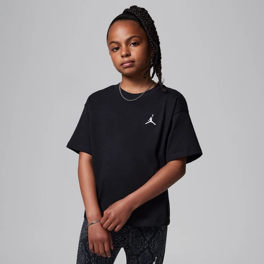 Zdjęcie produktu T-shirt z haftem dla dużych dzieci (dziewcząt) Jordan Brooklyn Essentials - Czerń