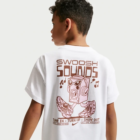 Zdjęcie produktu T-shirt dla dużych dzieci Nike Swoosh Max90 - Biel