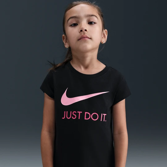 Zdjęcie produktu T-shirt dla małych dzieci Nike - Czerń