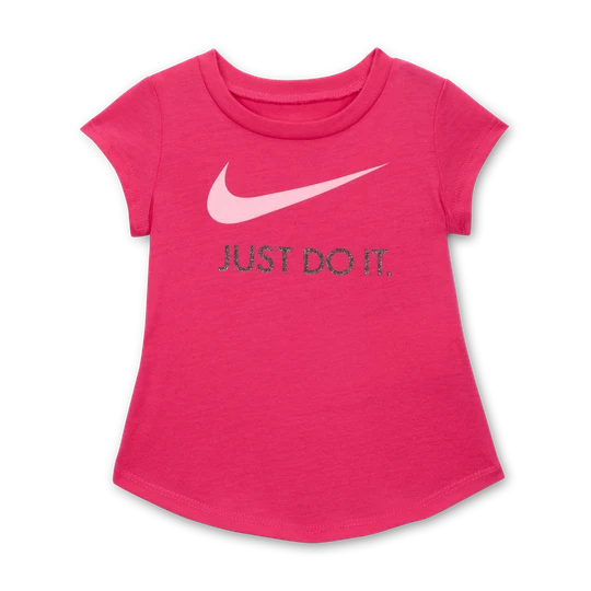 Zdjęcie produktu T-shirt dla niemowląt (12–24 M) Nike Swoosh „Just Do It” - Różowy