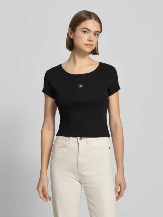 Zdjęcie produktu T-shirt o krótkim kroju z detalem z logo Calvin Klein Jeans Czarny