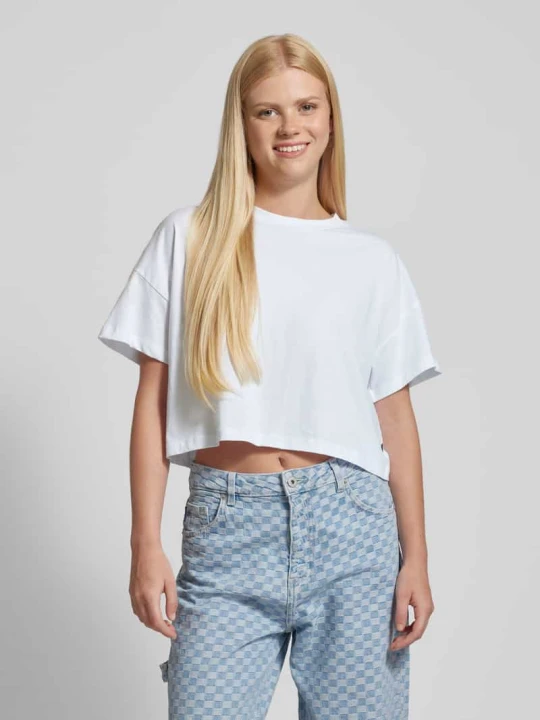 Zdjęcie produktu T-shirt krótki z detalem z logo model ‘ALENA’ Noisy May Biały